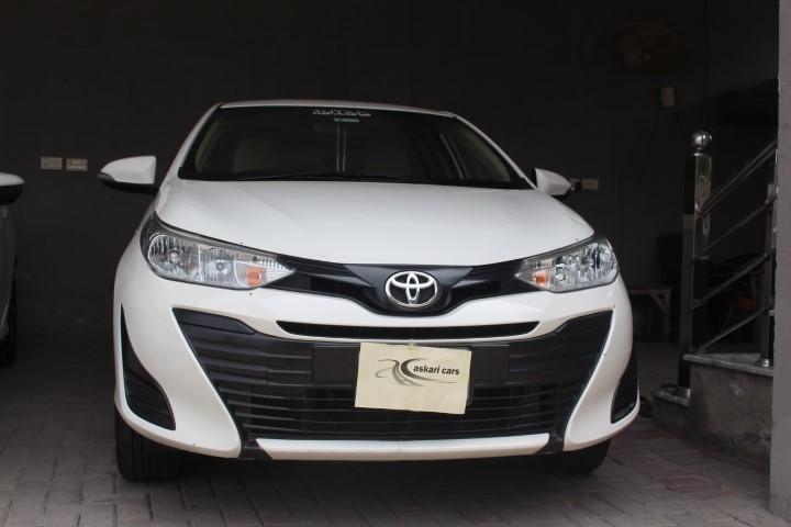 Toyota Yaris ar at rent with Askari rent a car
